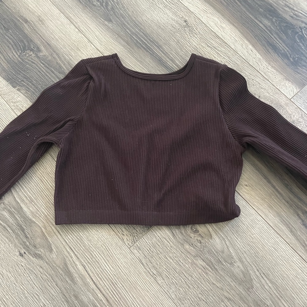 SUZETTE COLLECTION long sleeve ribbed henley crop top